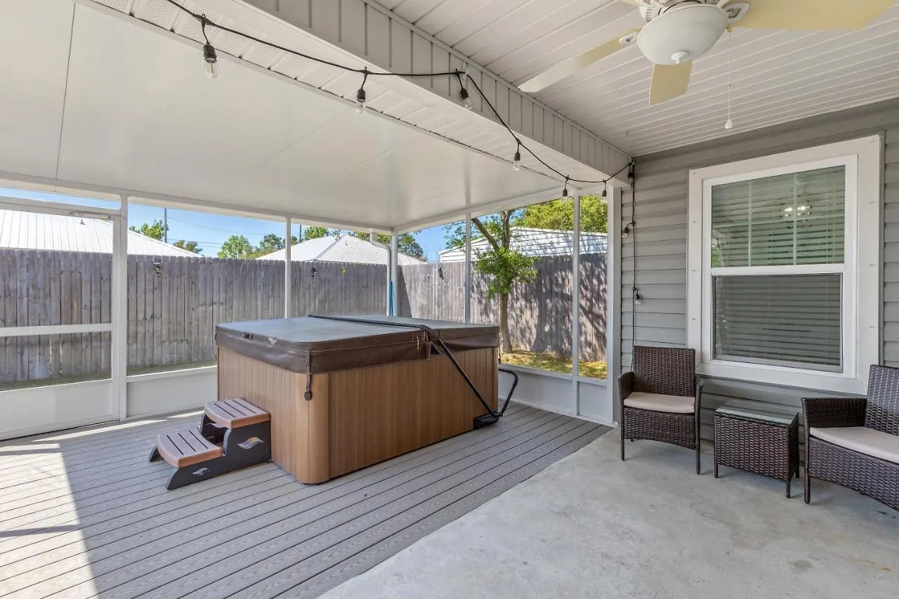 3Bd, 2Ba Home! Family Friendly! Close To Beach! Hot Tub! Panama City Beach United States
