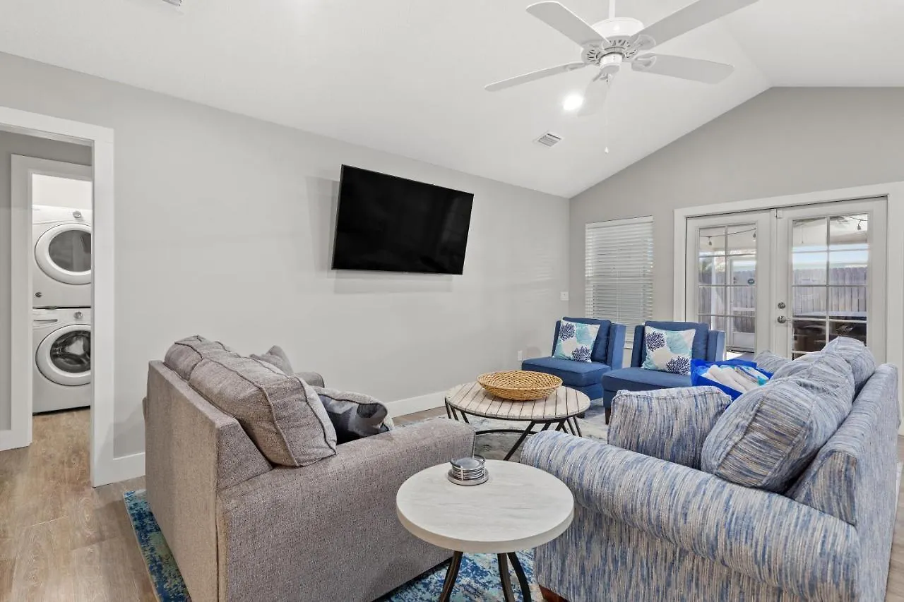 3Bd, 2Ba Home! Family Friendly! Close To Beach! Hot Tub! Panama City Beach 0*,  United States