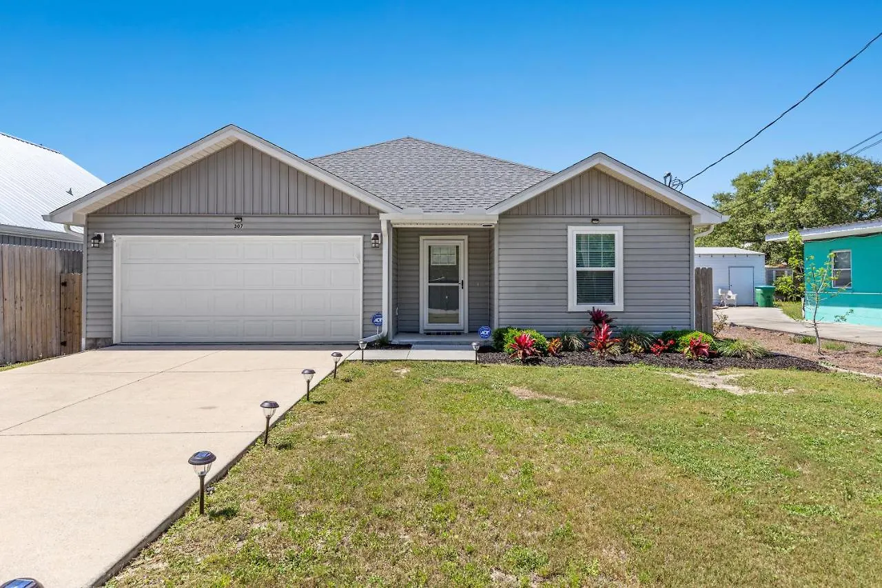 3Bd, 2Ba Home! Family Friendly! Close To Beach! Hot Tub! Panama City Beach 0*,