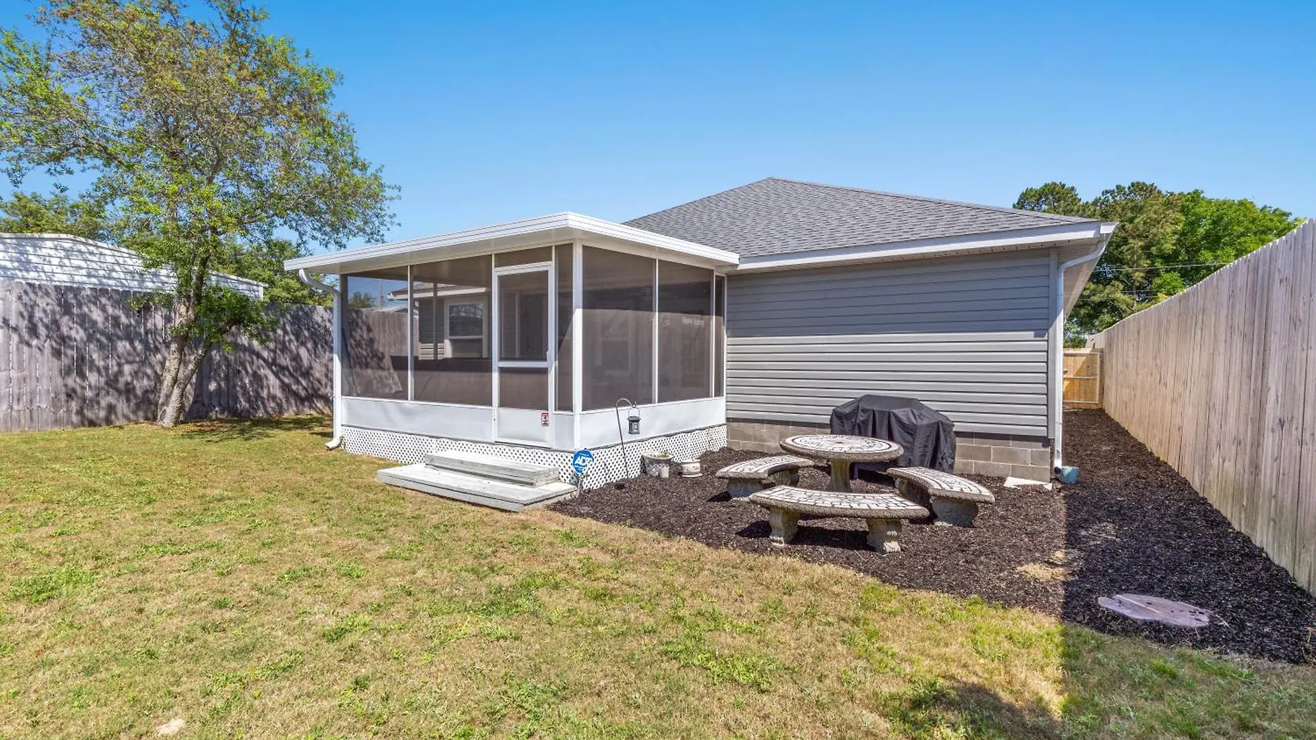 Holiday home 3Bd, 2Ba Home! Family Friendly! Close To Beach! Hot Tub! Panama City Beach